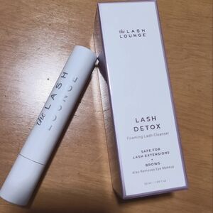 Lash Lounge Brush and Cleanser